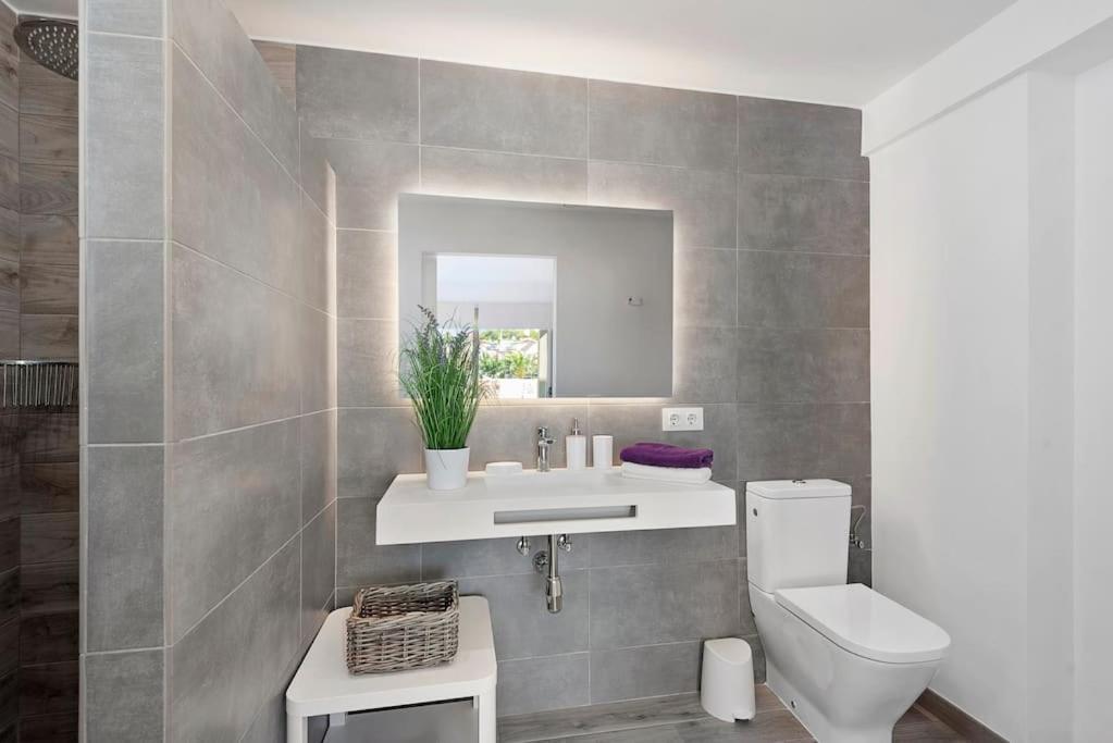 Villa Noka Cala'N Blanes  Extérieur photo